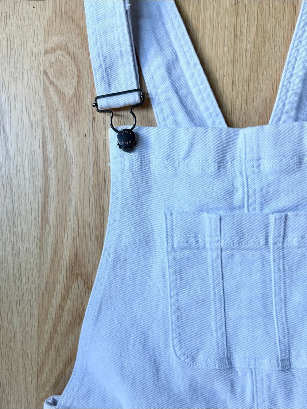 VENUS distressed white